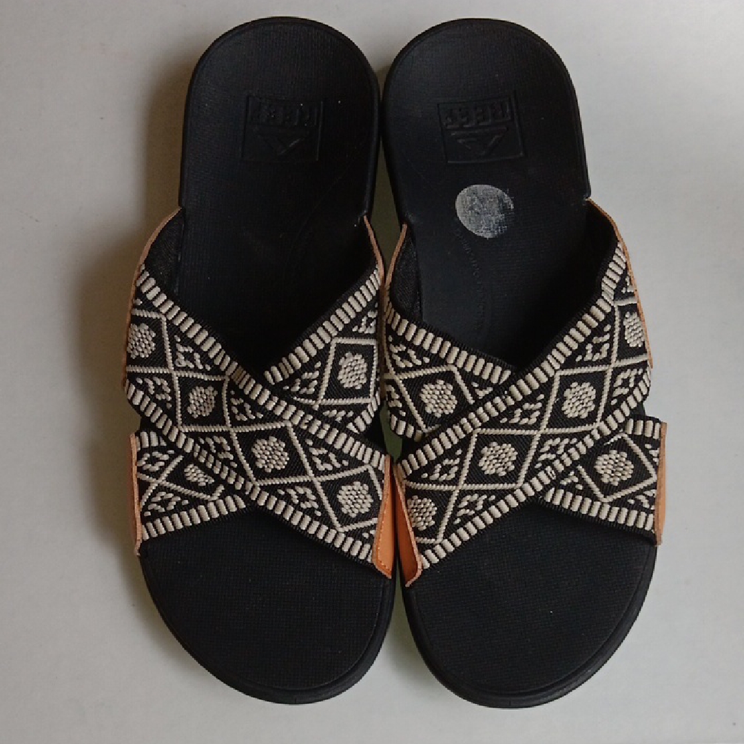 Reef Black And Tan Sandals